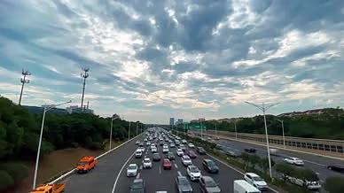 4k实拍南京城市上班高峰期交通视频的预览图